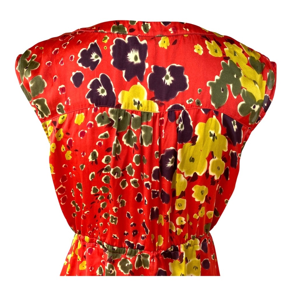 CAbi Red Wildflower Top Size Medium Sleeveless Rounded Vee Neckline. - Picture 4 of 6